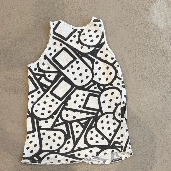 Nununu Graphic Black and White Tank Top - Picture 4 of 4